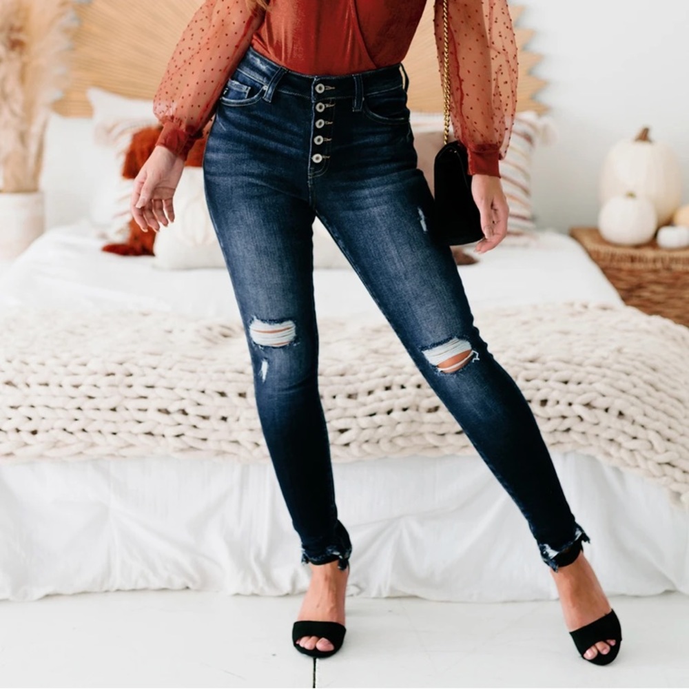 NWT Kancan High Rise Dark Wash Button Fly Skinny Jeans size 7/27